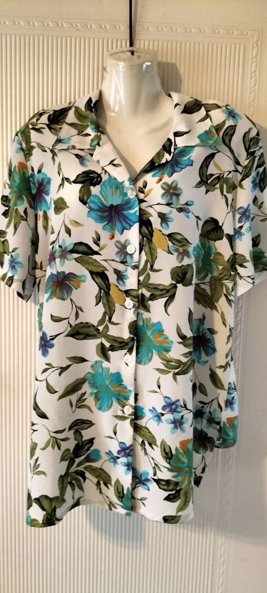 Quality Ladies Short Sleeve Shirt - Medium - No Name (Nr8)