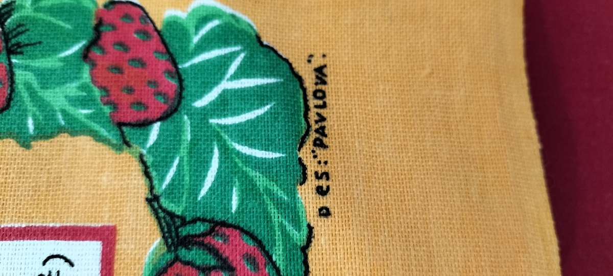 Stunning "The Great New Zealand "Pavlova" Tea Tray/Table/Kitchen Cloth