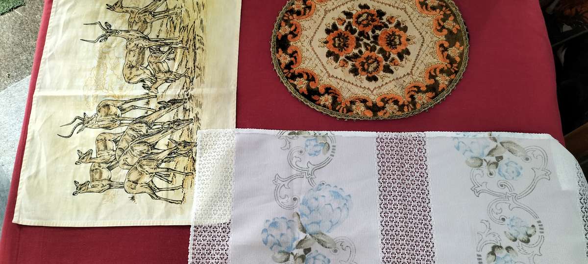 Stunning "The Great New Zealand "Pavlova" Tea Tray/Table/Kitchen Cloth