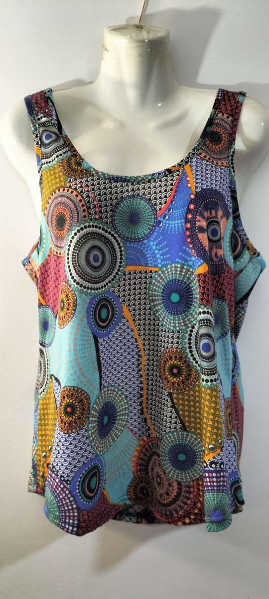 A Ladies Sleeveless Top. (Nr8) No Name (Label removed). L