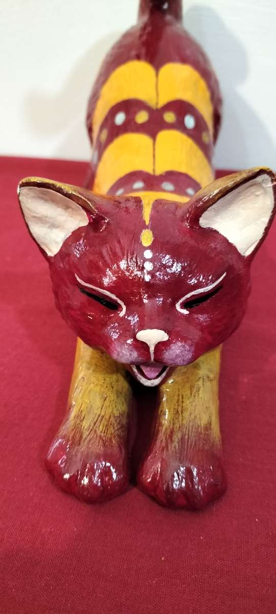 An Absolutely Magnificent Bohemian Hand Painted Cat (Nr3