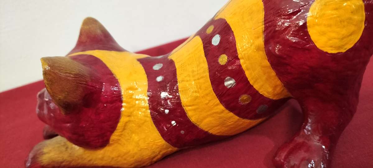 An Absolutely Magnificent Bohemian Hand Painted Cat (Nr3