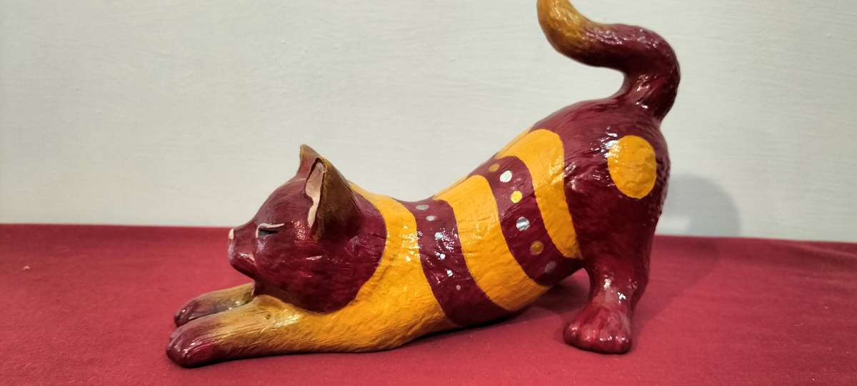 An Absolutely Magnificent Bohemian Hand Painted Cat (Nr3