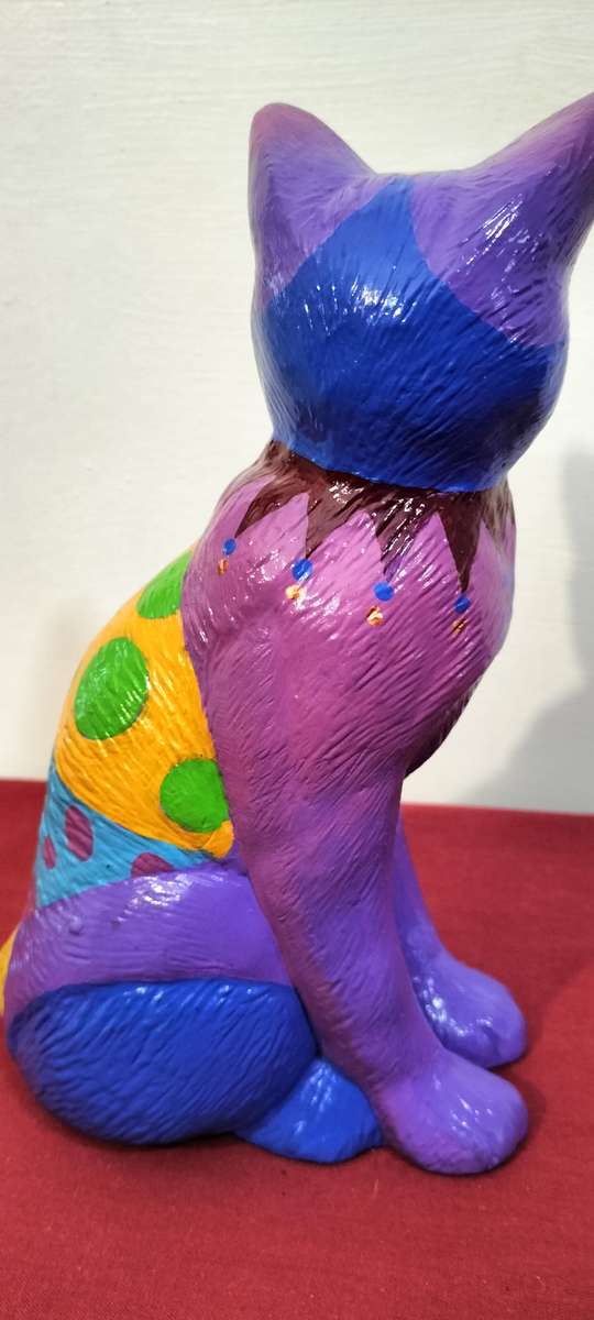 An Absolutely Magnificent Bohemian Hand Painted Cat (Nr4)