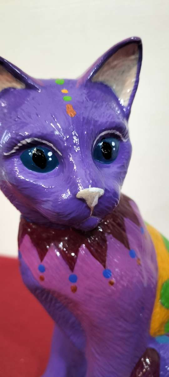 An Absolutely Magnificent Bohemian Hand Painted Cat (Nr4)