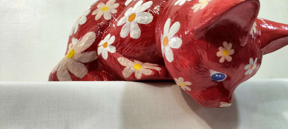 An Absolutely Magnificent Bohemian Hand Painted Cat (Nr9)