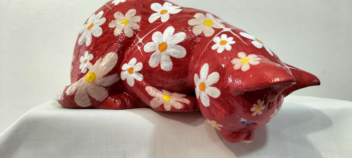 An Absolutely Magnificent Bohemian Hand Painted Cat (Nr9)