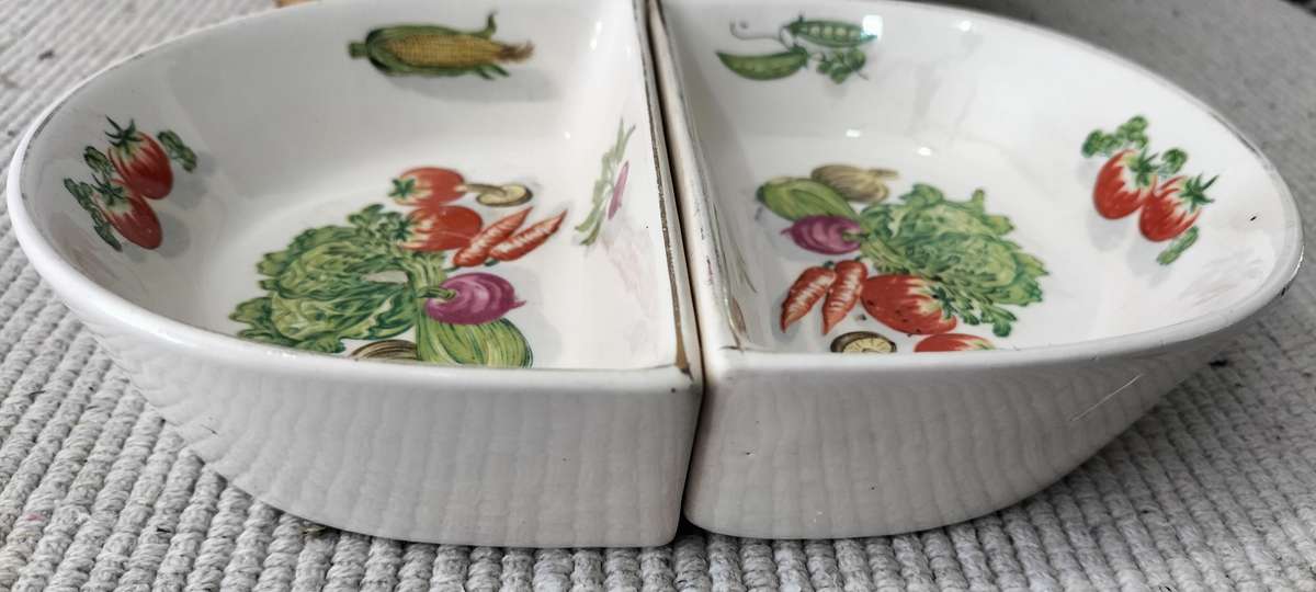 Superb Vintage NAPCO/Royal Sealy Delicate Two Ceramic Relish Dishes in Wicker Basket