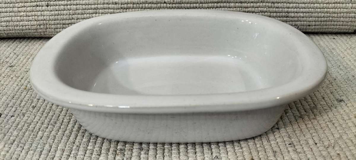 A Quality Single Serving Glazed Oven Dish