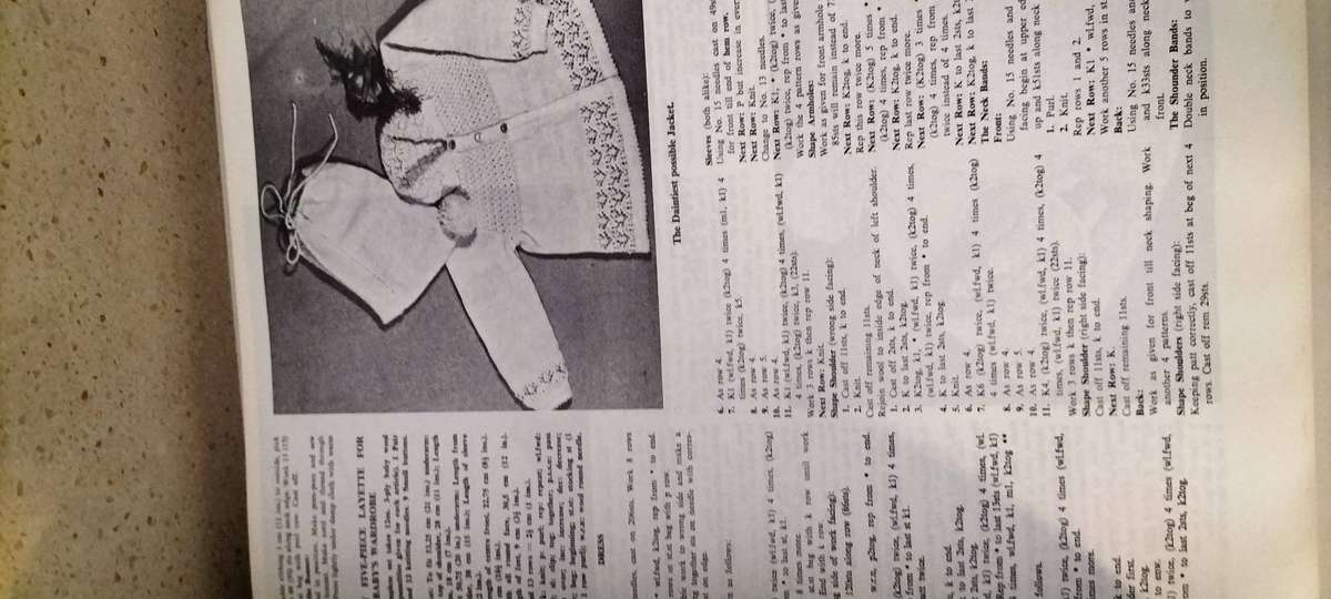 Magnificent Massive Crochet and Fine Knitting Book. EE Visser. 2.5kg. Hard Cover 1979 5th Edition.