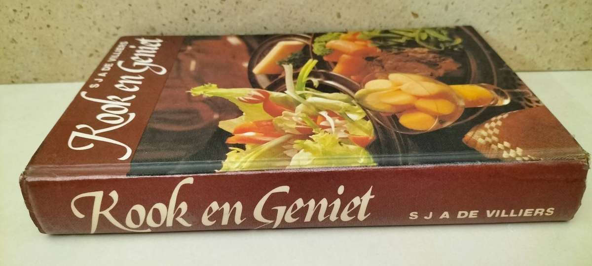 Magnificent 1982 Kook En Geniet in Good Condition. SJA De Villiers. Hard Cover