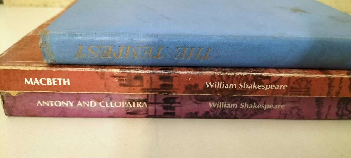 3 x Stratford Shakespeare Books - Macbeth and Antony and Cleopatra + Oxford The Tempest