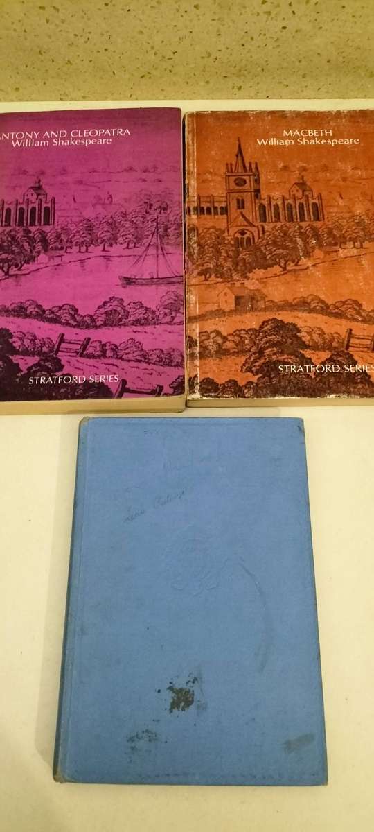 3 x Stratford Shakespeare Books - Macbeth and Antony and Cleopatra + Oxford The Tempest