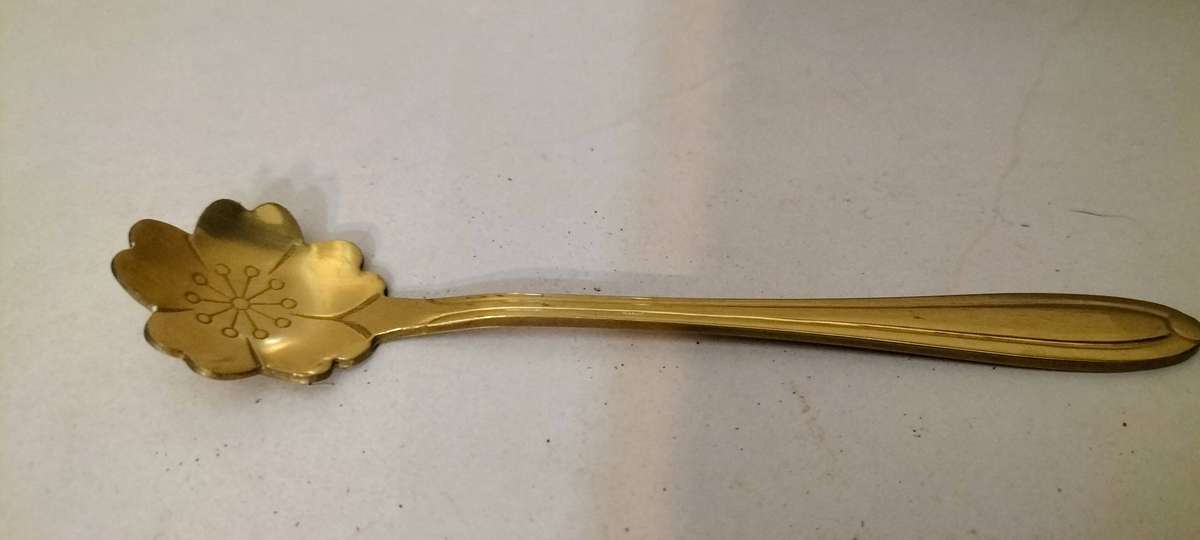 A Beautiful Gold Tone Tea/sugar Spoon