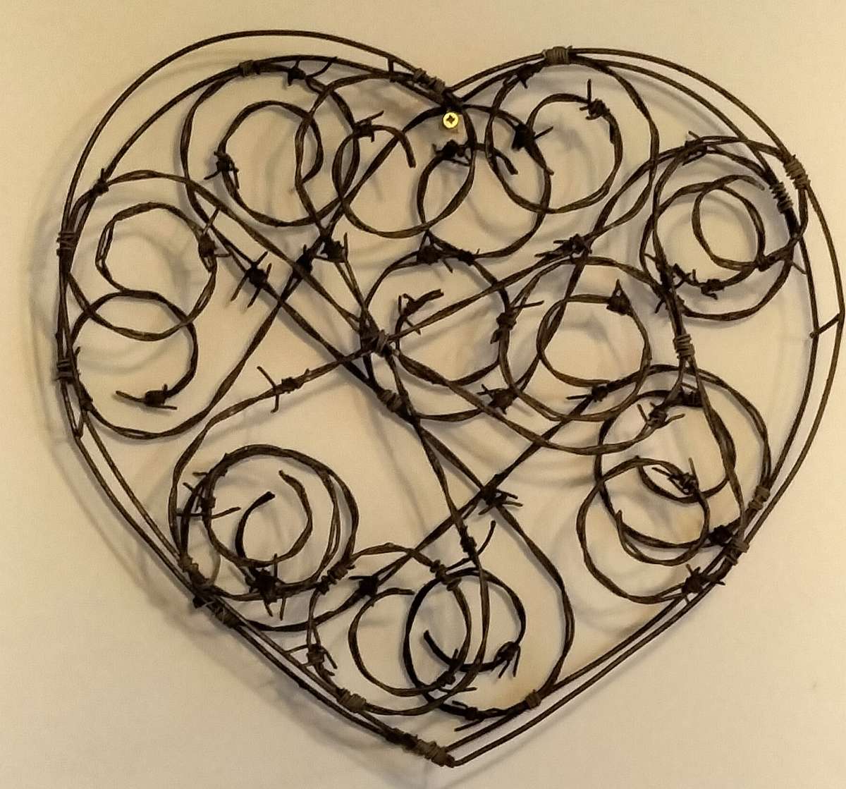 A Magnificent Huge Barb Wire Heart Hanging Mobile Decoration (nr6)