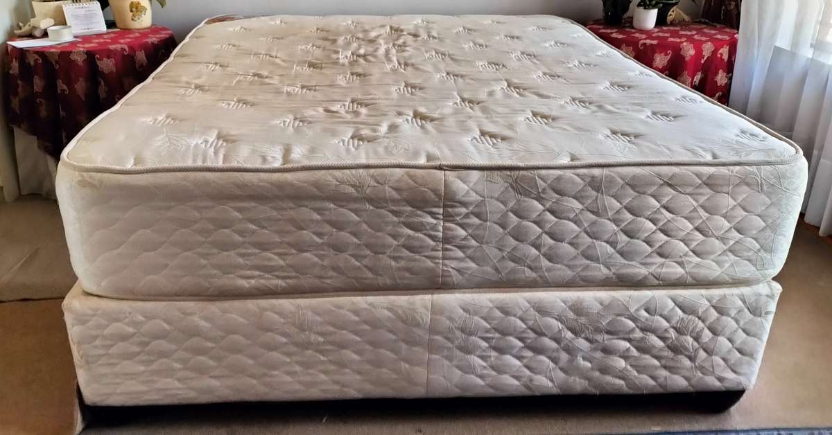 Queen Size Spinal King Ultimate Dream Mattress and Base COLLECTION ONLY