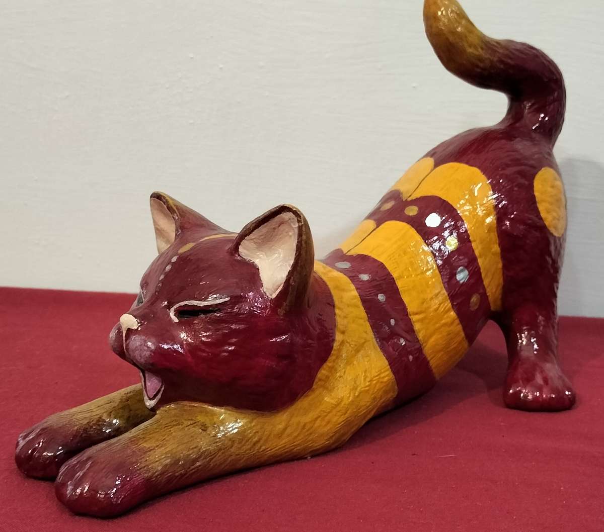 An Absolutely Magnificent Bohemian Hand Painted Cat (Nr3