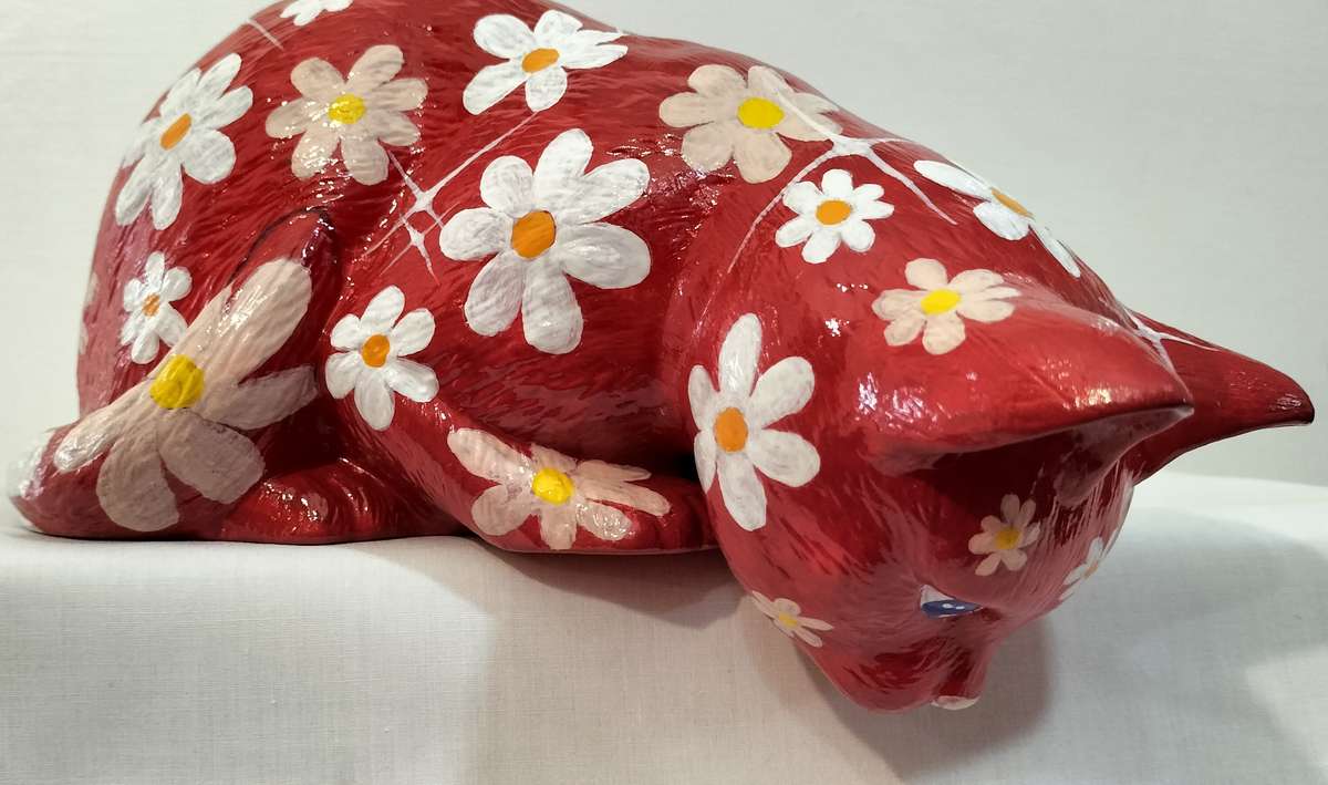 An Absolutely Magnificent Bohemian Hand Painted Cat (Nr9)