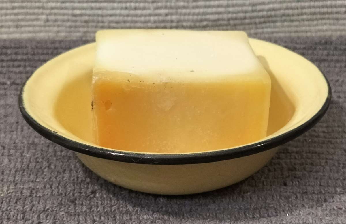 Stunning Small Enamel Soap Holder With a Genuine Unused Old 200 grams "Boerseep"