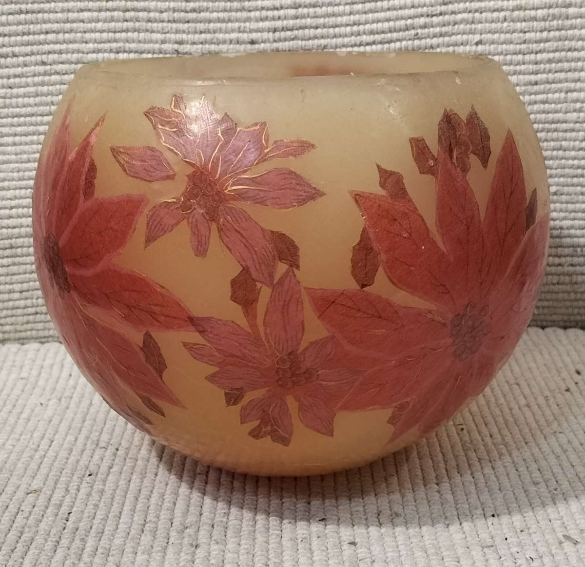 A Magnificent Well Crafted Fragile T-light Hollow Ball Candle Holder - Hand Painted