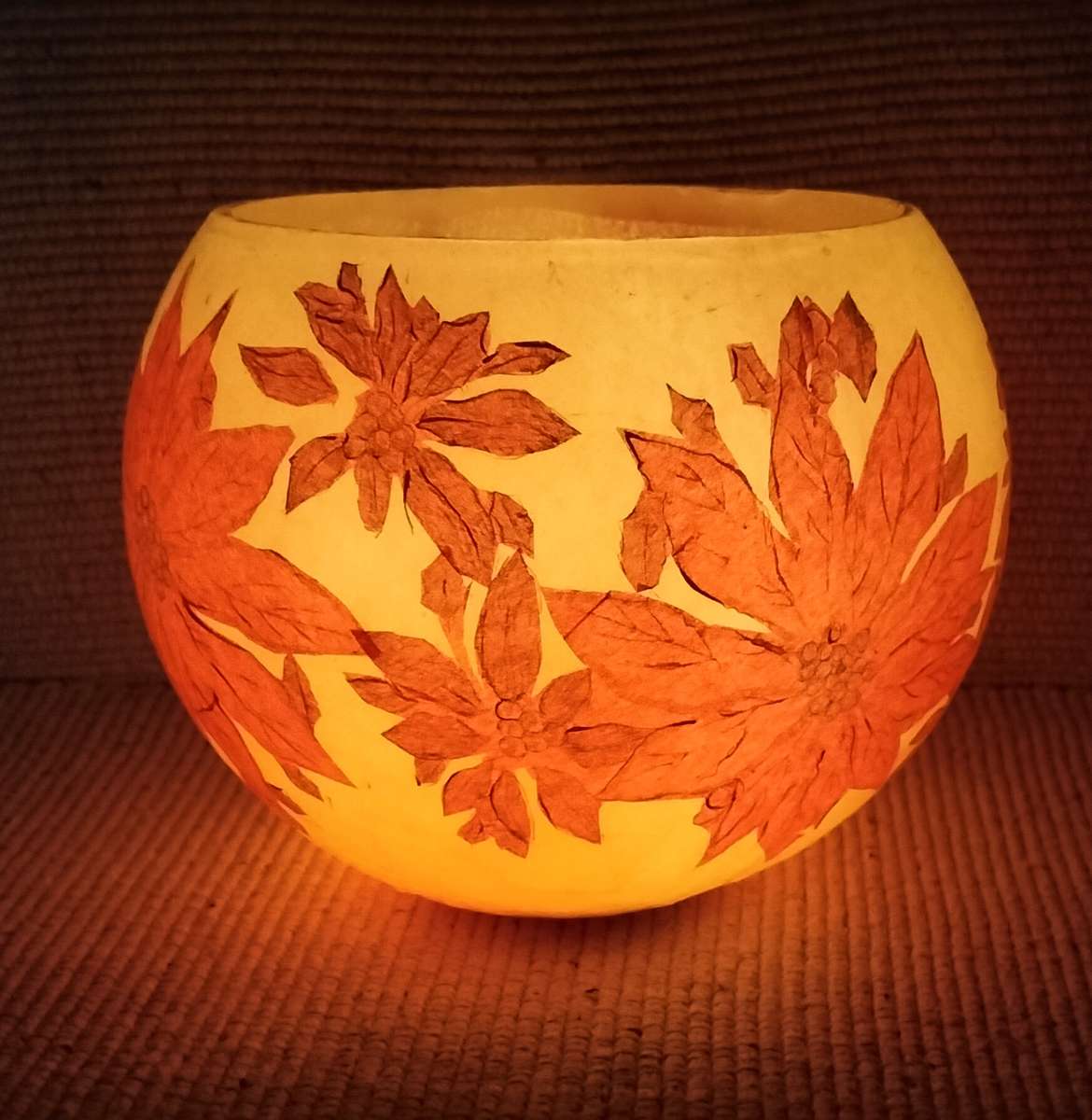 A Magnificent Well Crafted Fragile T-light Hollow Ball Candle Holder - Hand Painted