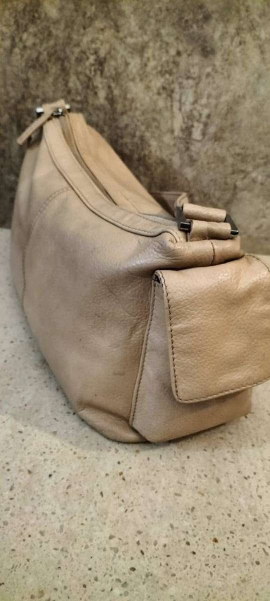 Magnificent Vintage Genuine Leather Busby Ladies Shoulder Hand Bag