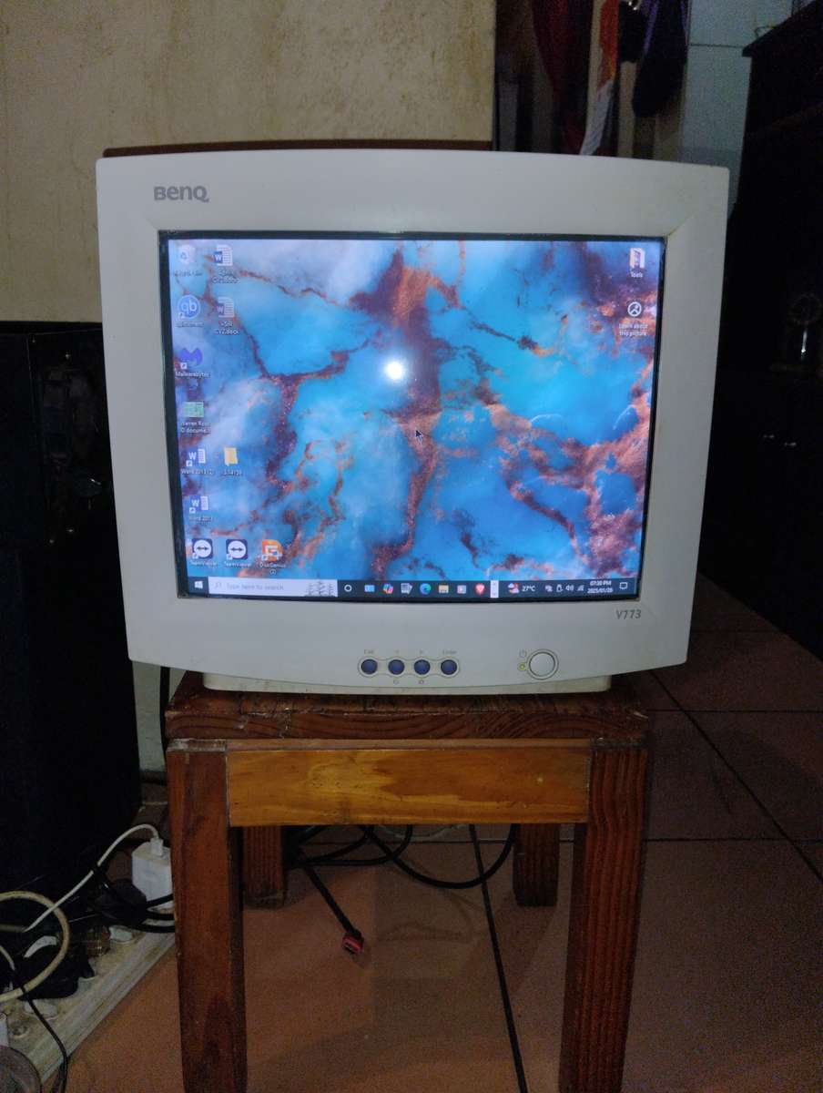 BenQ 17" CRT VGA monitor 1280x 1024