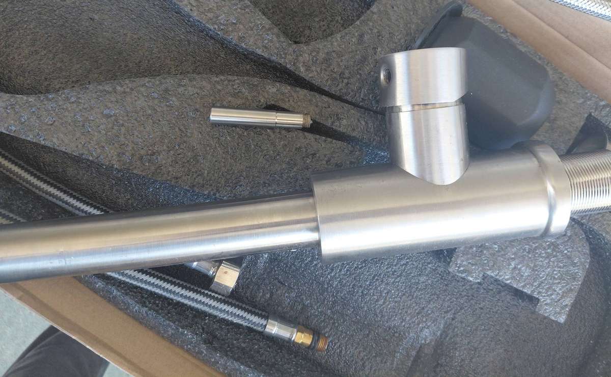 2 x 304 Stainless Steel Faucet Tap Mixer (Read)