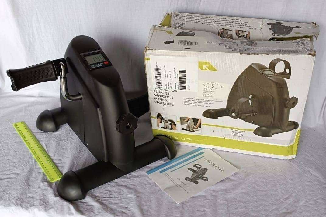 Mini fitness bike pedal small fitness equipment with LCD display