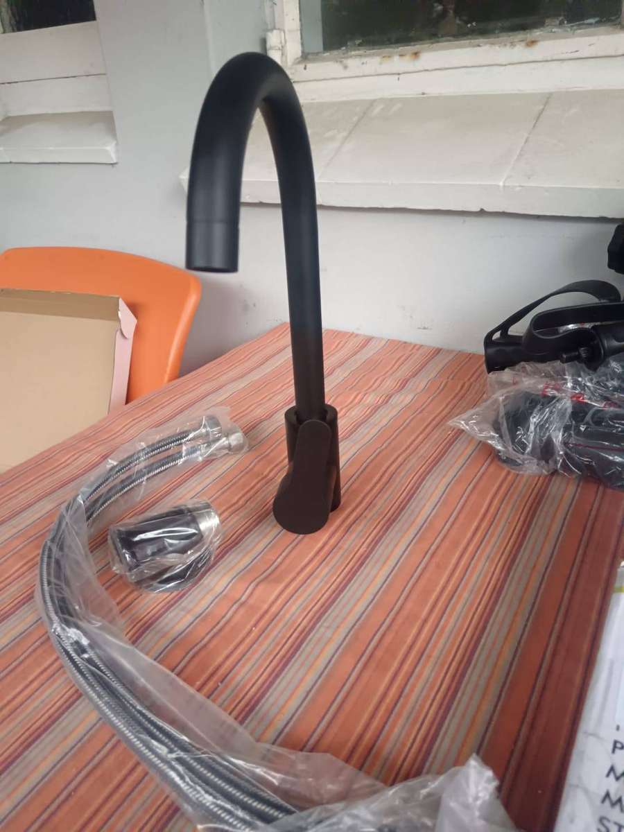 Metal Kitchen Temperature Faucet Tap & Hosepipe - Matte Black