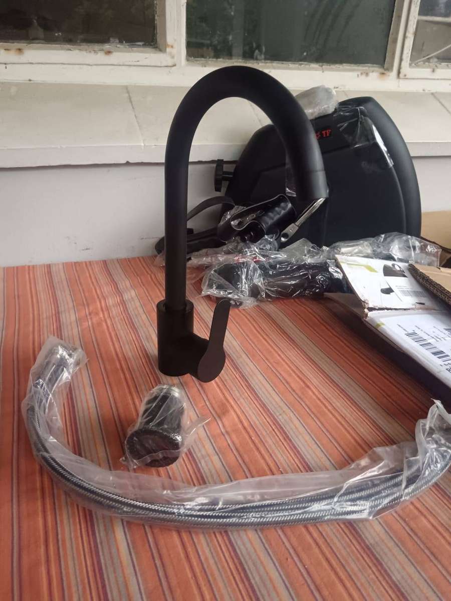 Metal Kitchen Temperature Faucet Tap & Hosepipe - Matte Black