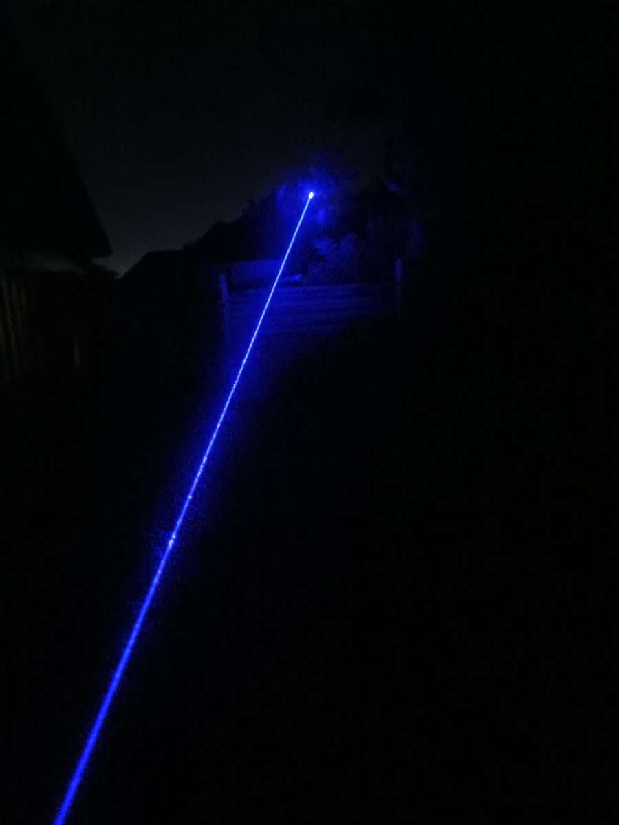 5000mW 1.5KM High Range Blue Laser (Can light matches)
