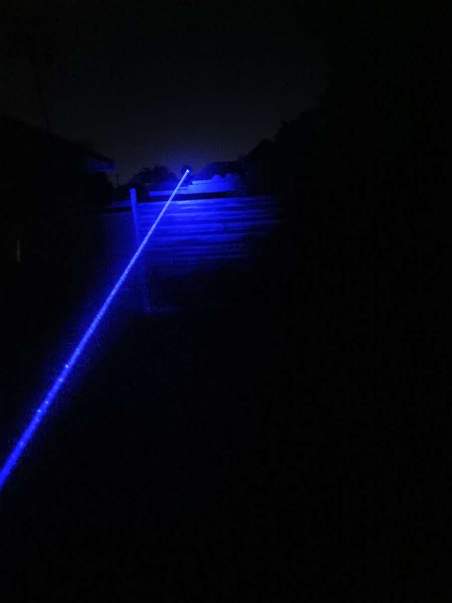 5000mW 1.5KM High Range Blue Laser (Can light matches)