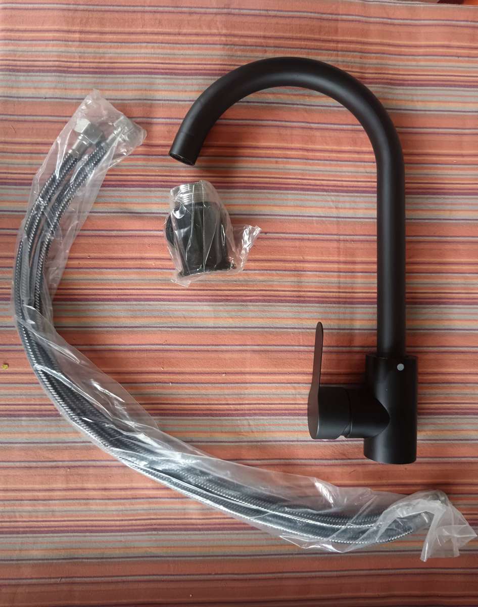 Metal Kitchen Temperature Faucet Tap & Hosepipe - Matte Black