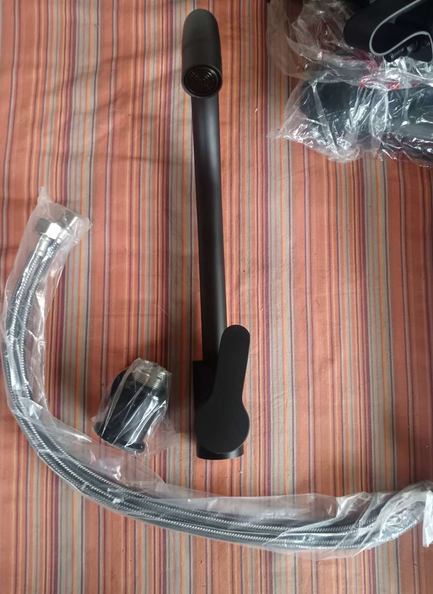 Metal Kitchen Temperature Faucet Tap & Hosepipe - Matte Black