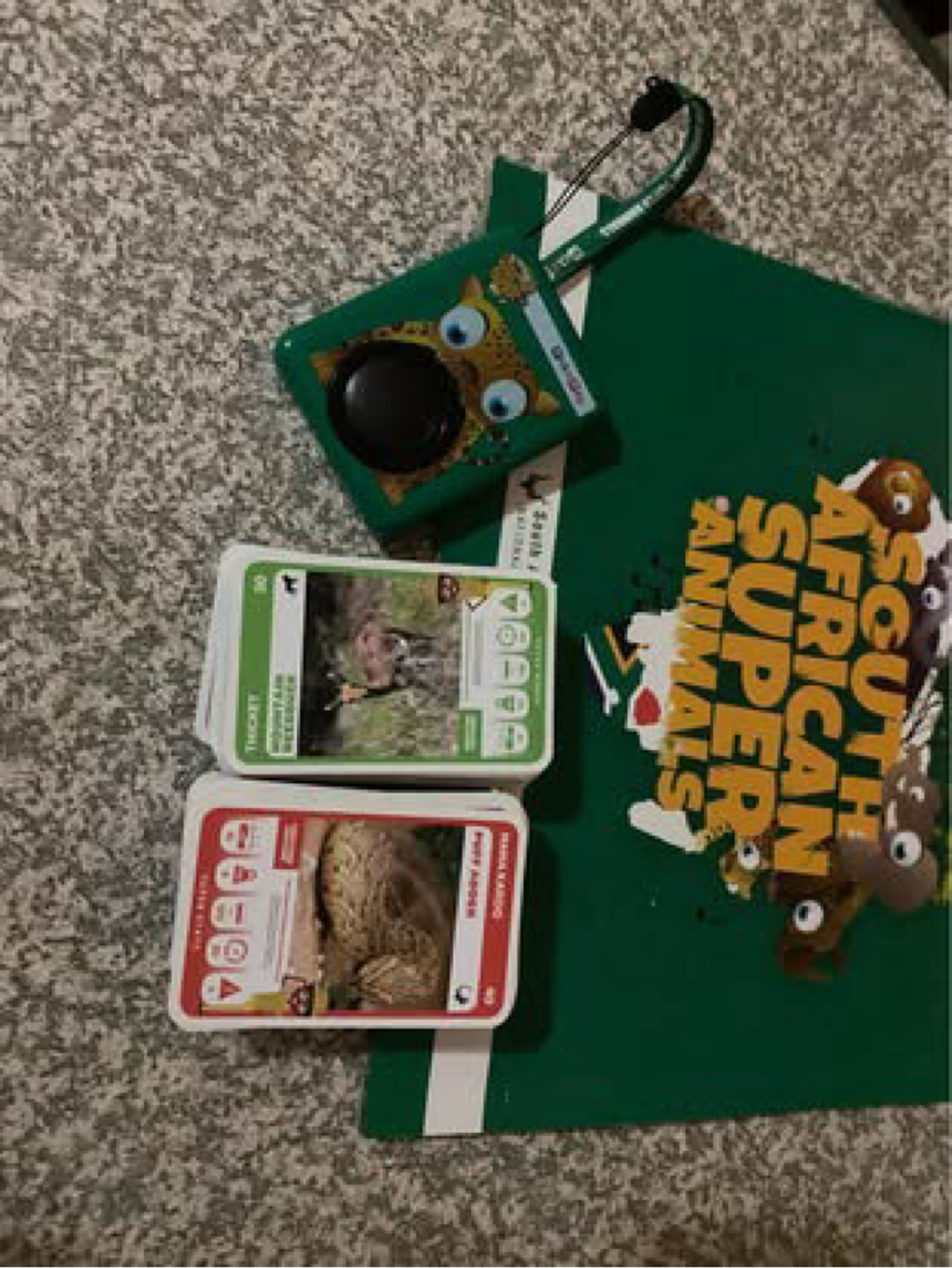 Super Animal Cards complete Album and reader with bonus extra cards