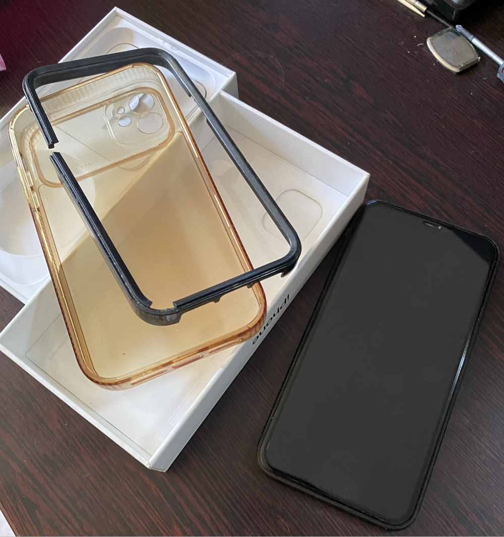 iPhone 11 64GB used - phone