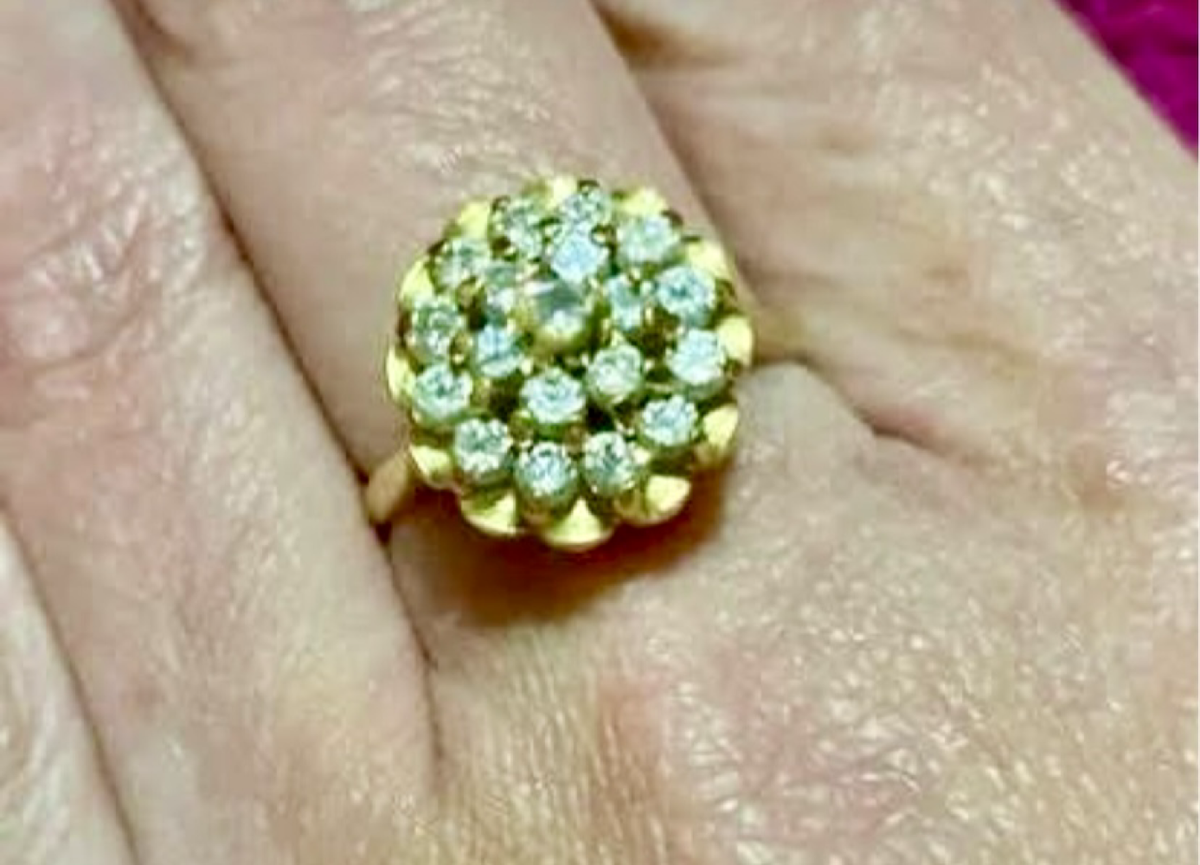 18 Carat Gold 19 Diamond Cluster Ring