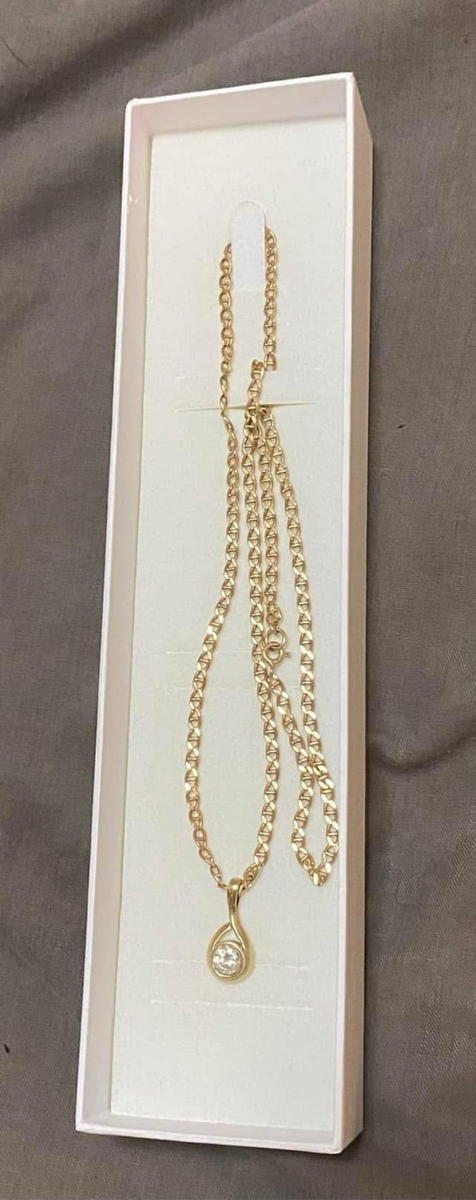 Gold chain - Thick 9 ct gold mans chain with gold pendant - 58cm long