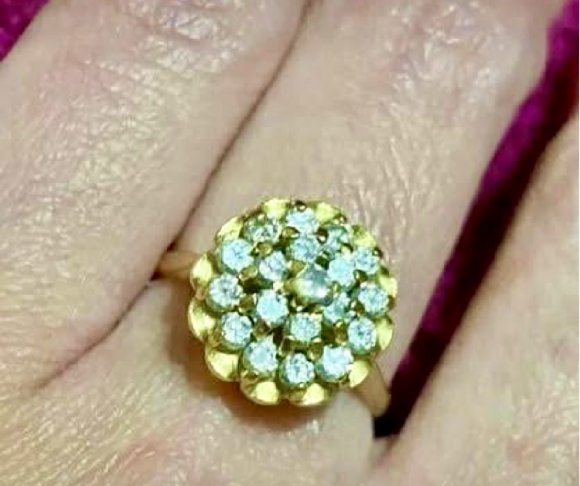 18 Carat Gold 19 Diamond Cluster Ring