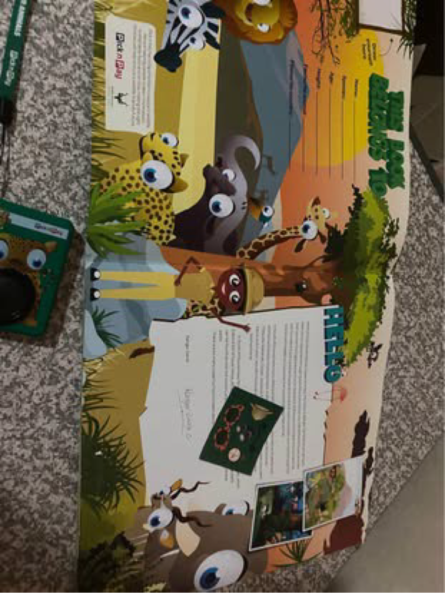 Super Animal Cards complete Album and reader with bonus extra cards