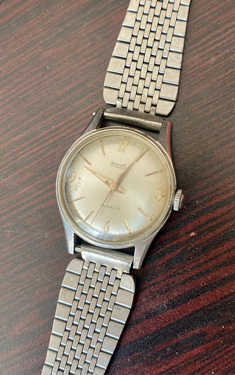 vintage Benedict watch with 17 jewels and an Incabloc shock protection system.