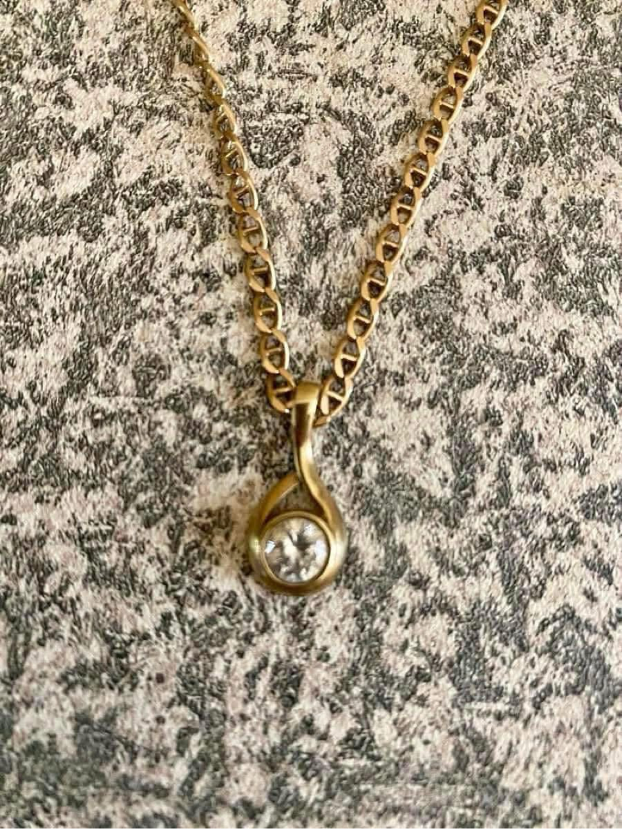 Gold chain - Thick 9 ct gold mans chain with gold pendant - 58cm long