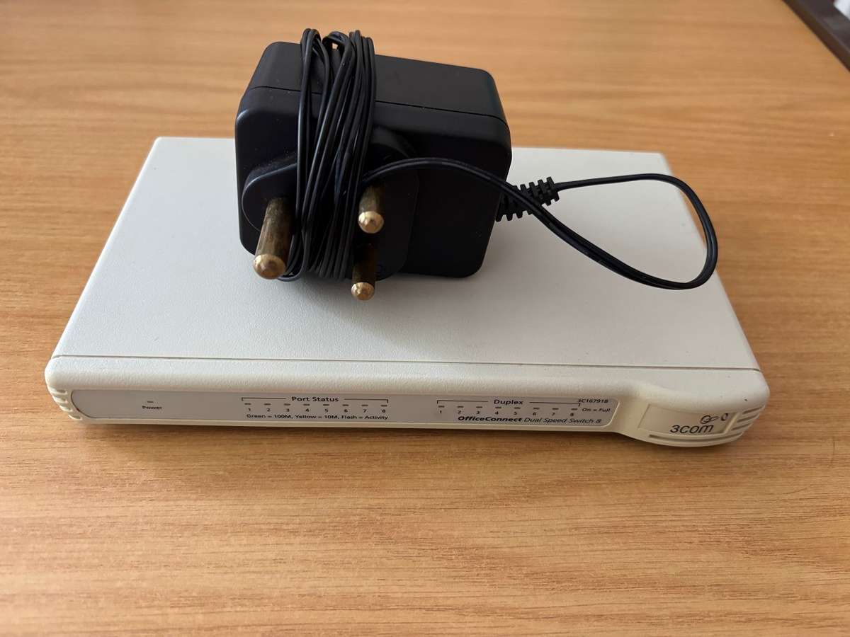 3Com - OfficeConnect Dual Speed Switch 8
