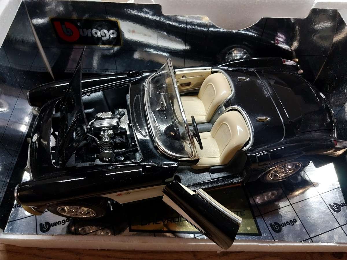 Chevrolet Corvette 1967  1/18