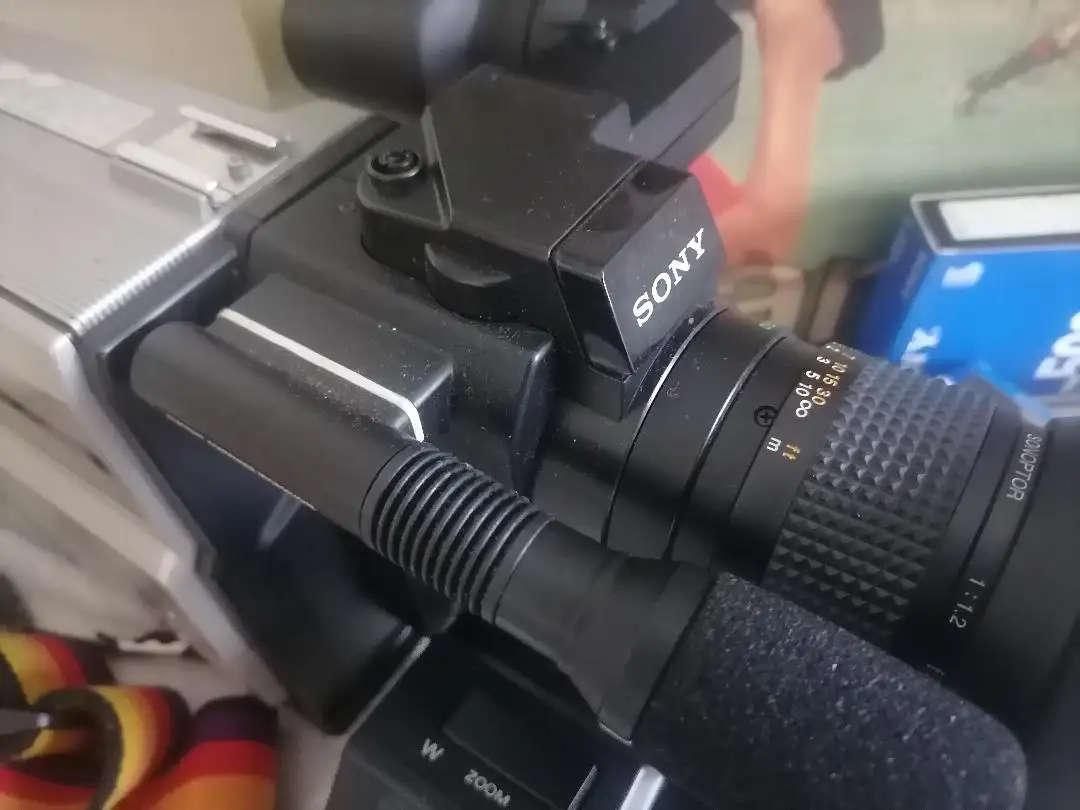 Vintage Sony Betamovie BMC-100P VIDEO CAMERA in box with batteries