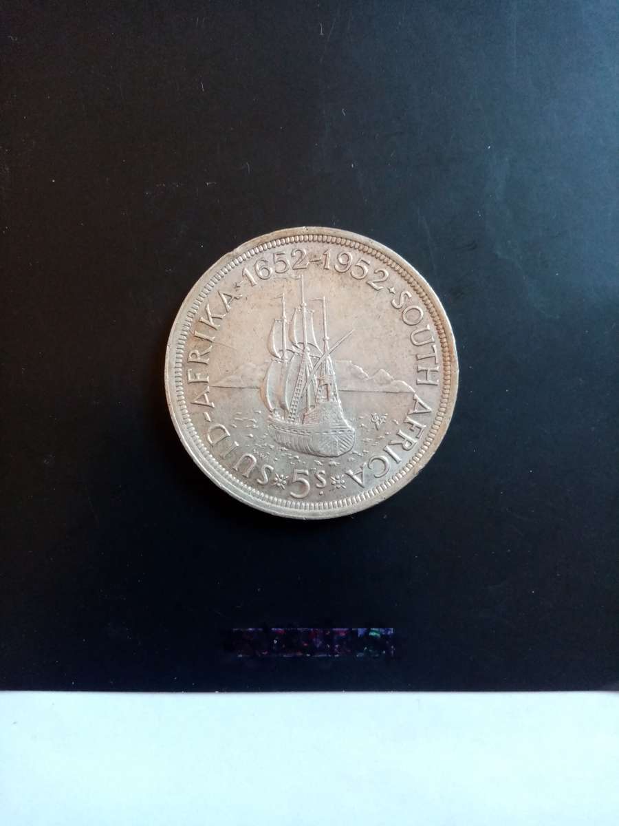 South African 1952 5 Shilling Silver (50%) Coin in Xtremely Fine Condition