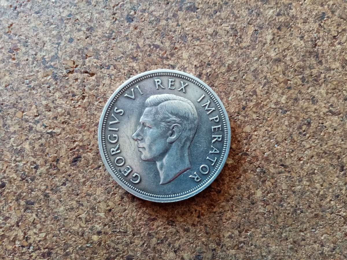 1947 Silver (80%) 5 Shilling South African Coin (Extremely Fine!)
