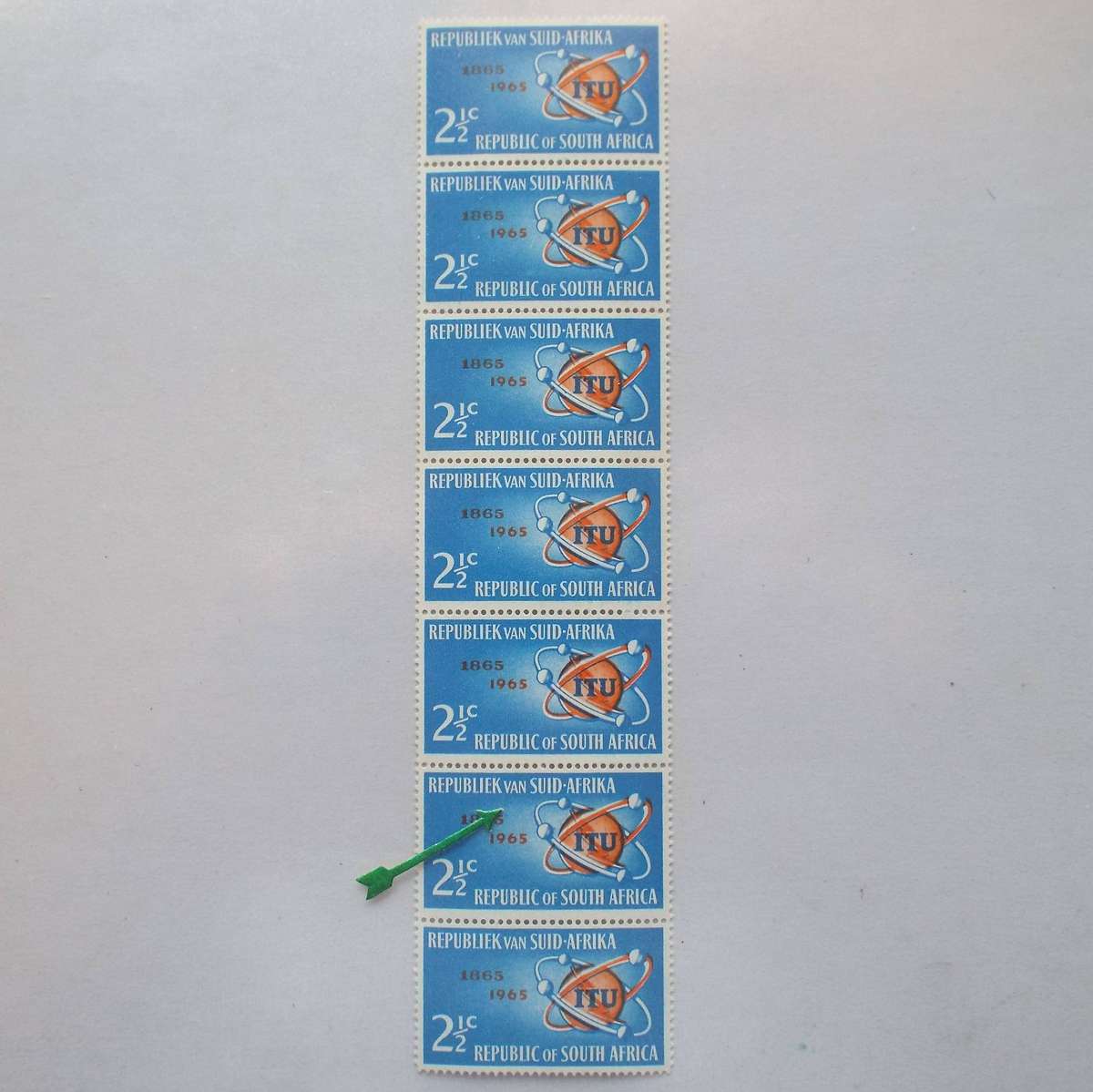 RSA - 1965 Centenary of I.T.U. - 2,5c - Strip of 7 (Error) - UMM