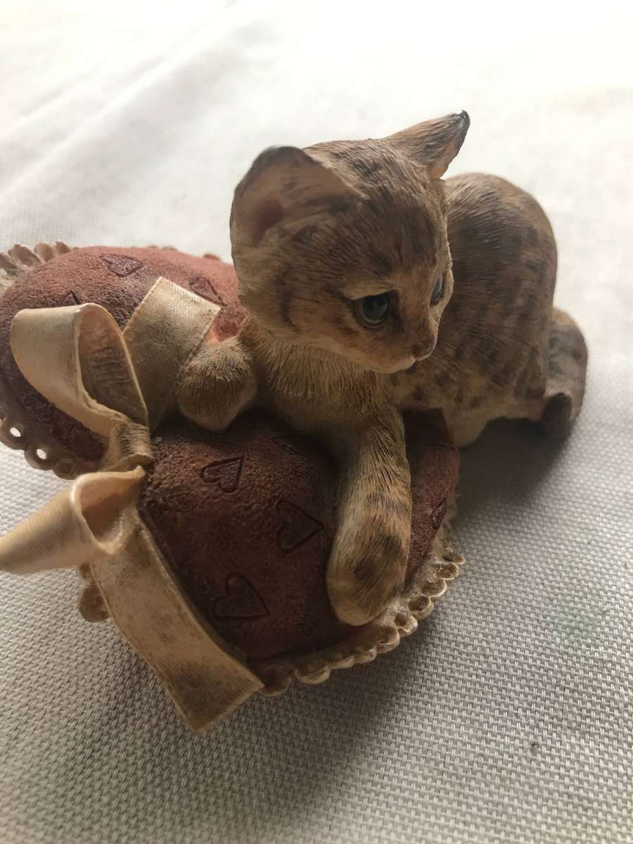 COUNTRY ARTISTS CAT FIGURINE - QUEEN OF HEARTS # 02824 * CRAZY R1 START *